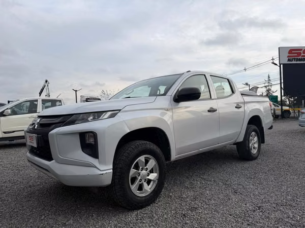 MITSUBISHI L200 4X2 2.4 MT6 WORK 2021