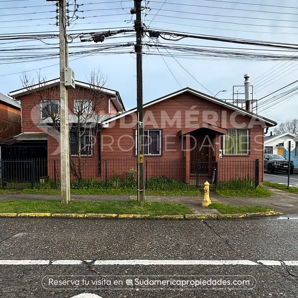 Se arrienda amplia casa de 2 pisos en Los Avellanos, Isla Teja Valdivia