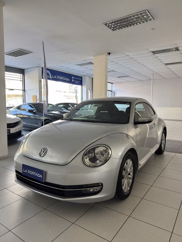 Volkswagen Beetle Design 1.4 2015 - $9.900.000