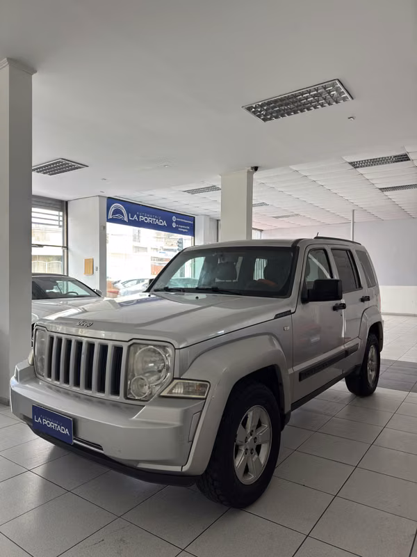 Jeep Cherokee Sport 3.7 AT 2013 - $11.500.000