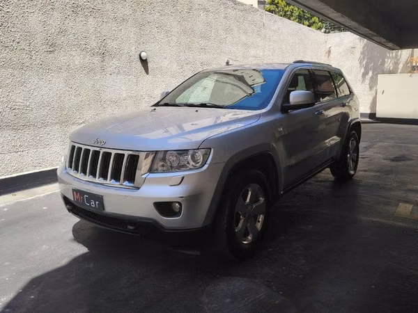 JEEP GRAND CHEROKEE LAREDO 3.6 - 2011 | 2676
