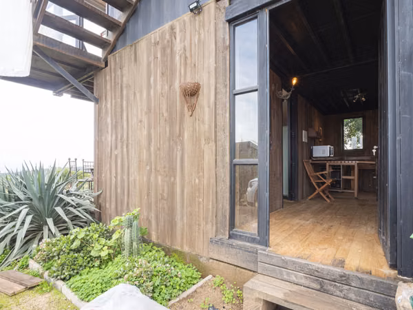 Dpto Primer Piso Independiente en Casa Container,  Vista Mar - Viña