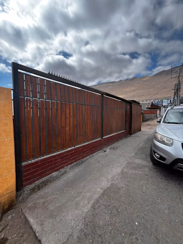 SE ARRIENDA CASA CALLE LAS ZAMPOÑAS
