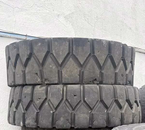 Neumáticos masdos grúas horquillas