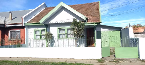 Vendo Casa 11/2 Piso, Sector Aledaño A Centro De Angol
