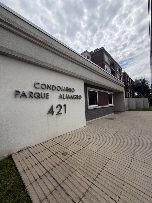 VENDEMOS  DEPARTAMENTO CONDOMINIO PARQUE ALMAGRO