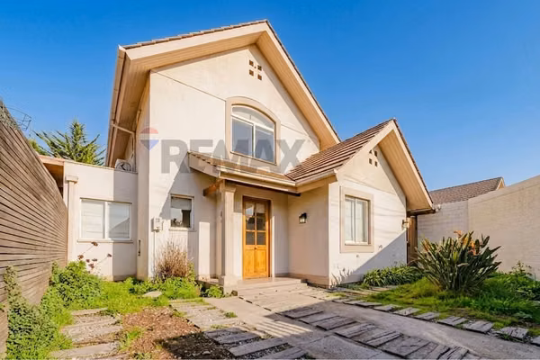 Casa familiar 4d/3b en alto sacramento, buin