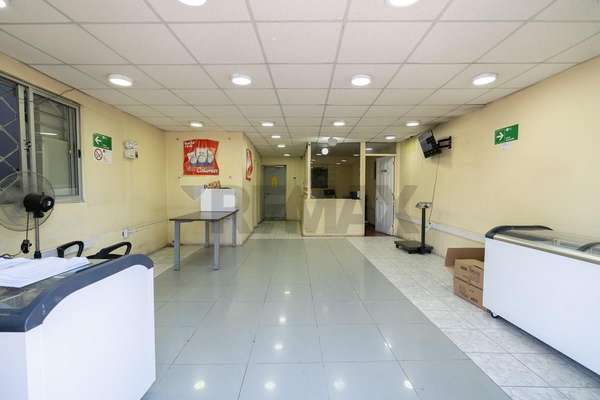 Venta local  la cisterna