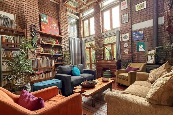 Bajó de precio! hermosa casa,  diseño exclusivo.