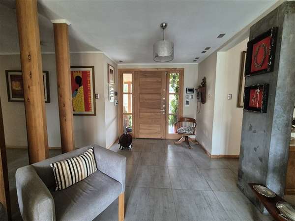 Casa en venta de 4 dorm. en Los Angeles
