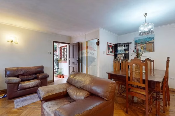 Gran casa sólida en independencia: 5 dormitorios