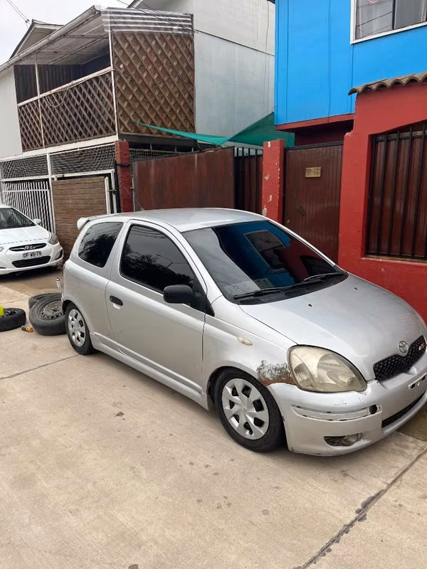 Vendo o permuto toyota yaris spor