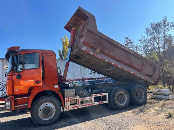 Camión tolva shacman F3000 6x4