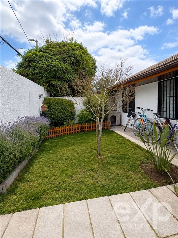 Vendo Casa Las Condes, 124M2: 5D, 2B, piscina, 245M2 terreno