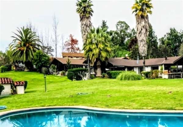 Vende casa a orilla de Lago Rapel. 5 dorm. Condominio.