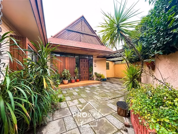 Casa en venta de 5 dorm. en Vitacura