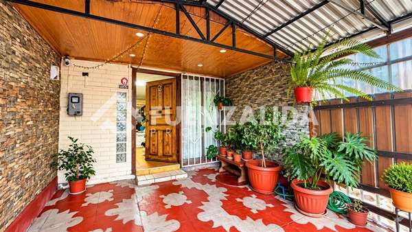 Casa en venta de 3 dorm. en La Pintana