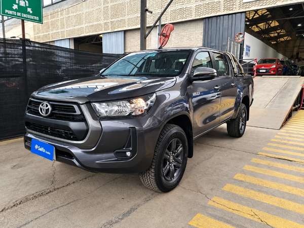 Toyota Hilux 2.4 SR DIESEL 4X2 DOB. CAB. MT 4P 2024