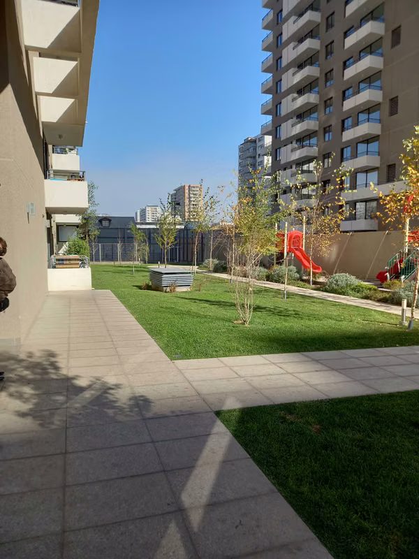 Gran depto en condominio , San Miguel (178742)