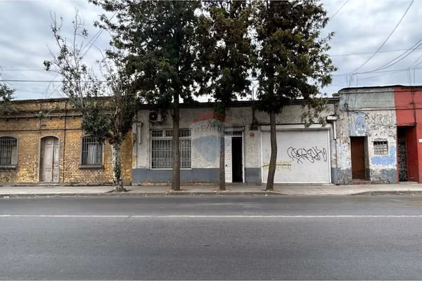 Casa + galpón en venta