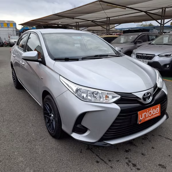 TOYOTA YARIS 2021 GLI FULL EQUIPO 1.5