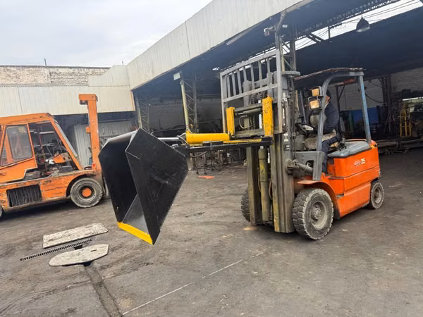 Grua horquilla pala Hidráulica