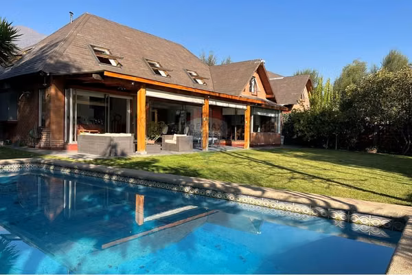 Casa luminosa 4d+3b, piscina y gran jardín