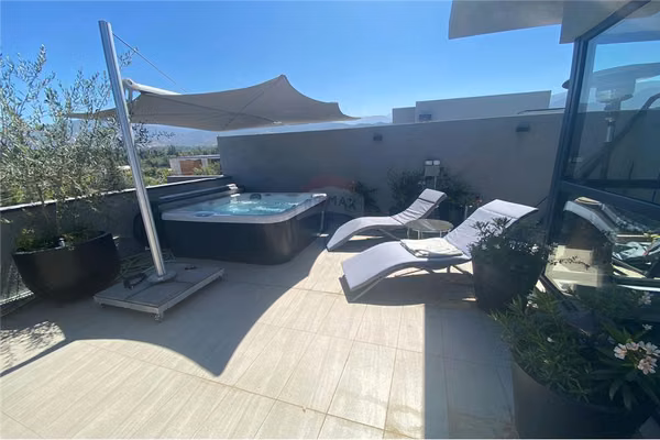 Departamento con rooftop frente a portal la dehesa