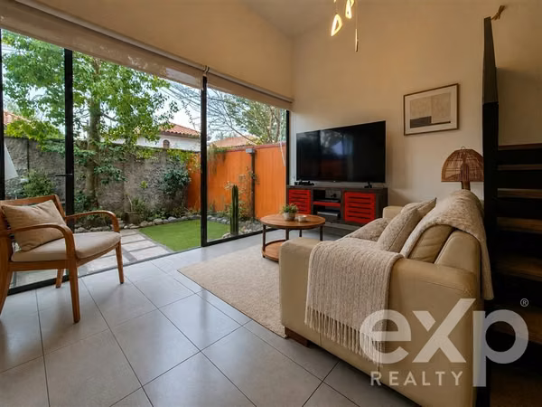 Townhouse 4D/4B con parque privado y seguridad en La Florida
