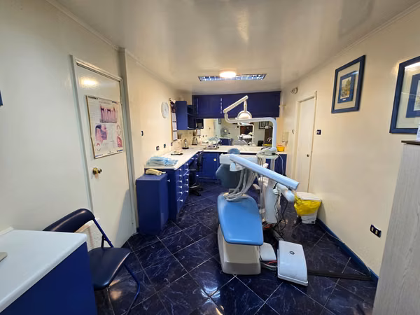 Box dental completamente equipado en arriendo – Centro Médico San Mateo, Valdivia