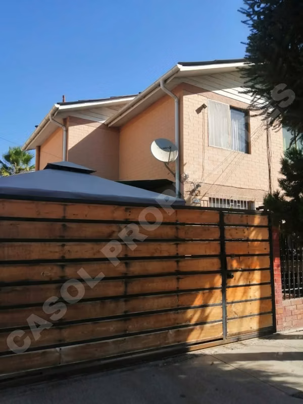 PROPIEDAD A LA VENTA EN PASAJE DEMETRIO BRAVO
