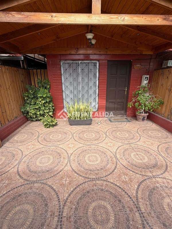 Casa en venta de 2 dorm. en Maipú