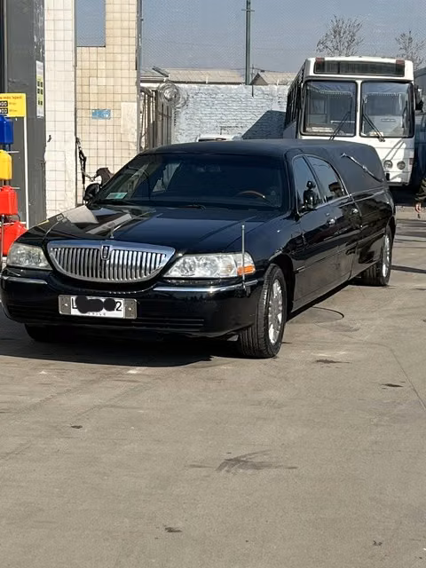 CARROZA LINCOLN TOWN CAR