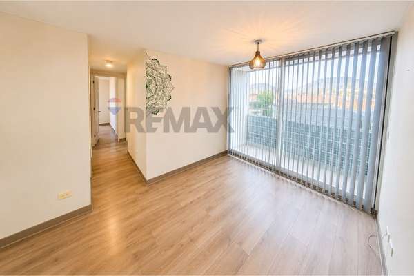 Se vende departamento  3h+2b+estacionamiento.