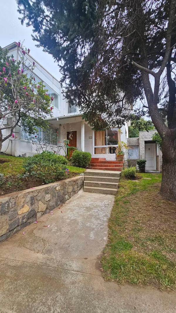 VENDE AMPLIA CASA EN CHORRILLOS VIÑA DEL MAR