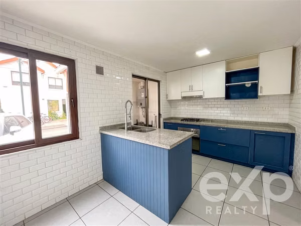 Casa en arriendo de 3 dorm. en Huechuraba