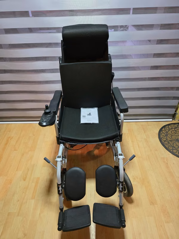 Silla De Rueda Eléctrica 700w 18km Plegable Alto Lubabycas Negro