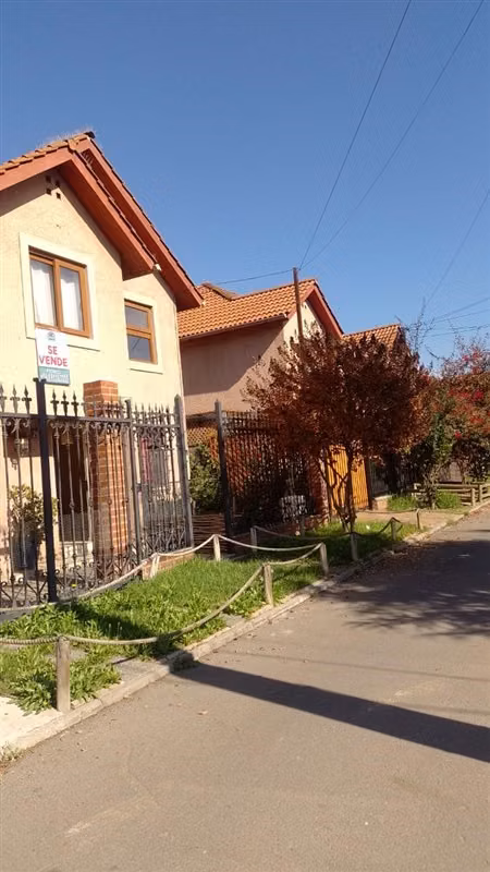Casa en venta de 4 dorm. en Talagante