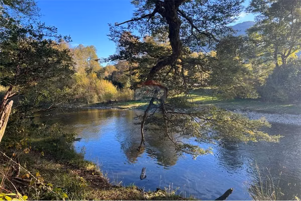 Venta parcela con orilla rio huife pucón