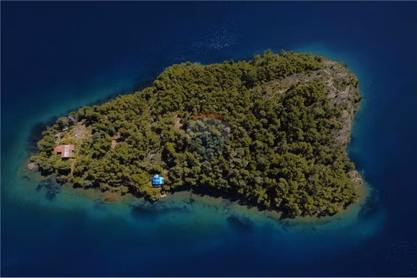Venta isla privada lago las rocas , cochamó.