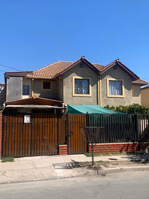 Vende Casa 4 dormitorios Angel Fantuzzi Cerrillos