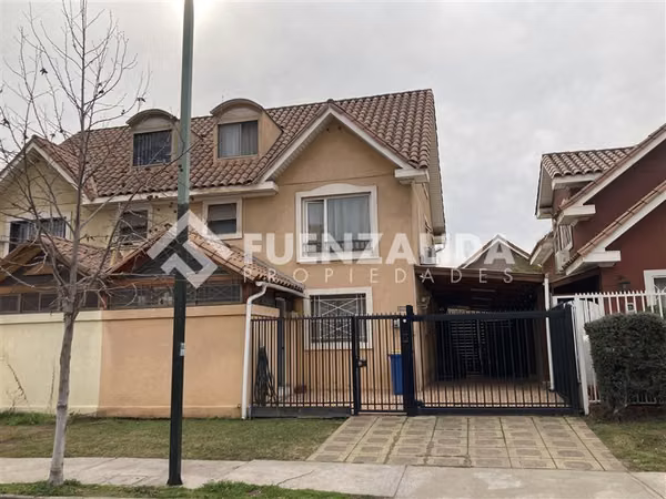 Casa venta 3 pisos, 4 dorm. 2 baños, Mall Vivo La Florida
