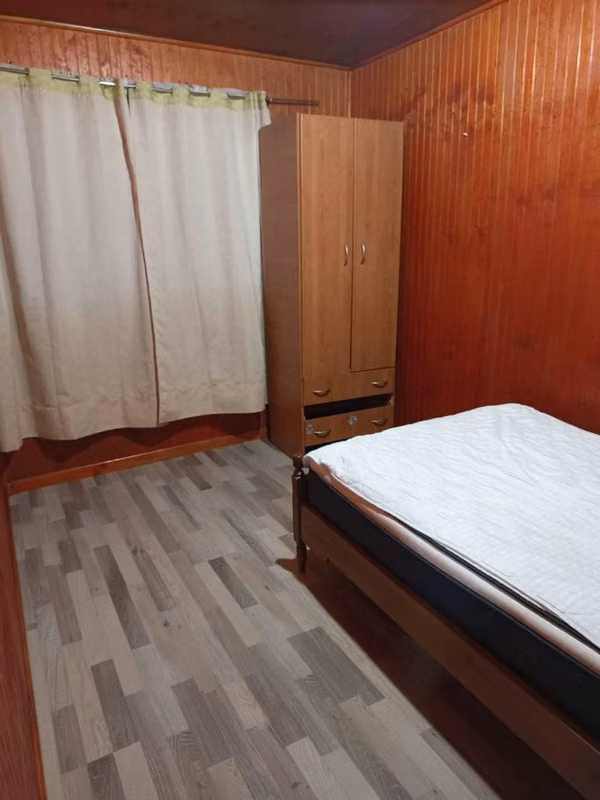 Se arrienda cabaña 2D, 1 baño, sector Campos Deportivos.