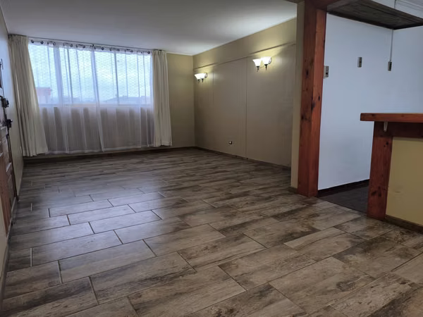 Arriendo departamento amplio con Estacionamiento Gómez Carreño