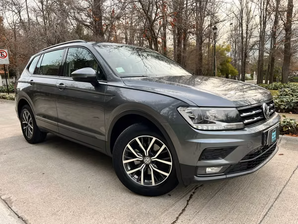 VOLKSWAGEN Tiguan TSI 1.4 AT COMFORTLINE 5p año 2019