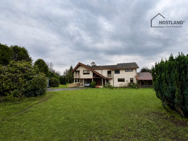 Gran Casa en Parque Ivian con 5.000 m² de Terreno – Puerto Varas