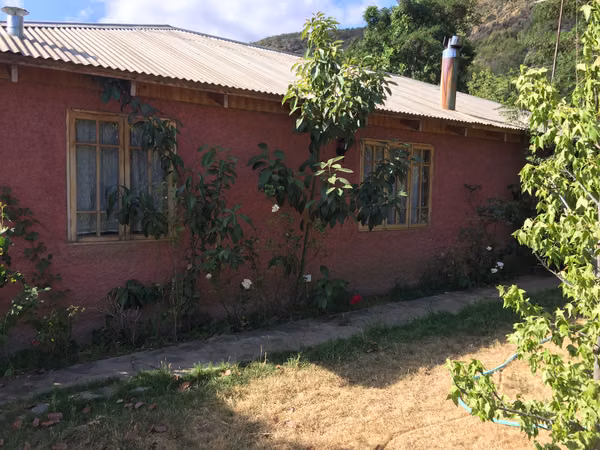SE VENDE SITIO CON AMPLIA CASA EN LOCALIDAD SANTA ROSA, SALAMANCA