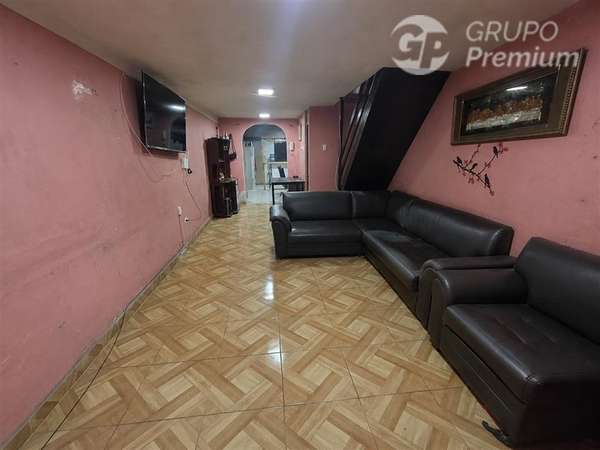 Venta de casa 4dor.1B por Pasaje Agustín Marin