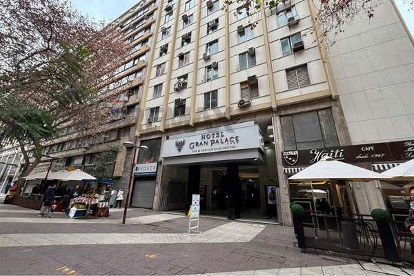 "venta moderna oficina casco histórico santiago"