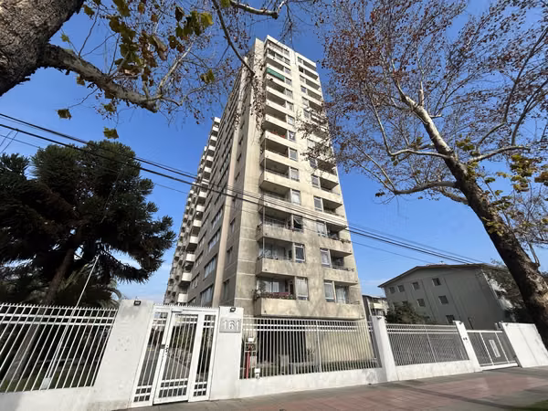 Fernandez Albano 161, La Cisterna; Metro El Parrón